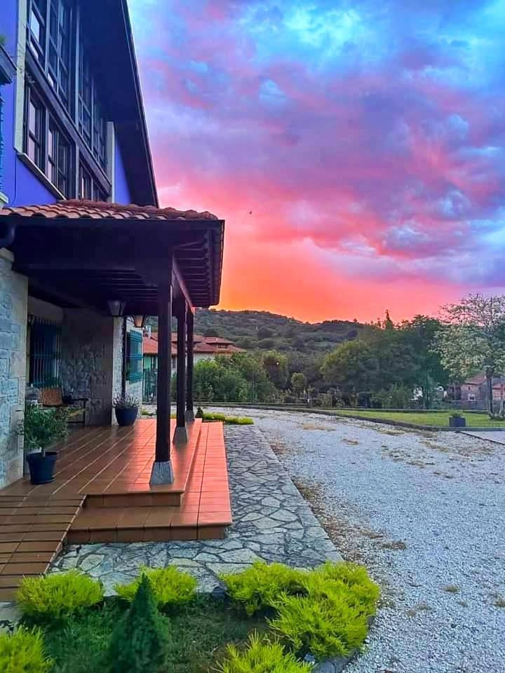 Refugio Del Cares Guest House Ortiguero Exterior photo